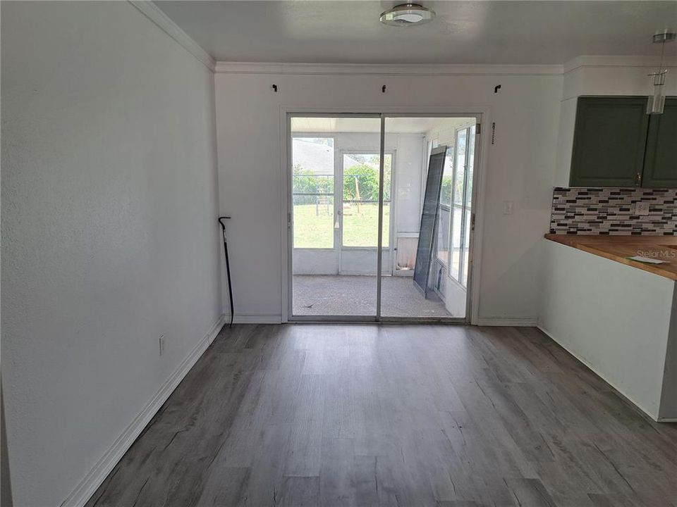 For Rent: $2,250 (3 beds, 2 baths, 1593 Square Feet)