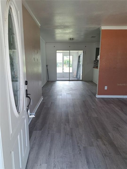 For Rent: $2,250 (3 beds, 2 baths, 1593 Square Feet)