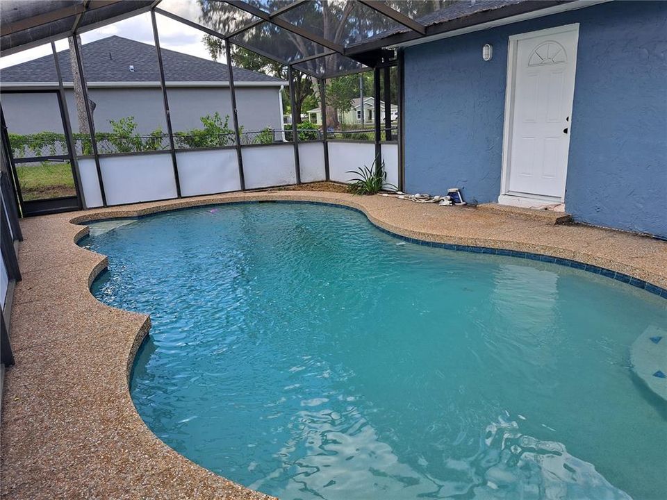 For Rent: $2,250 (3 beds, 2 baths, 1593 Square Feet)