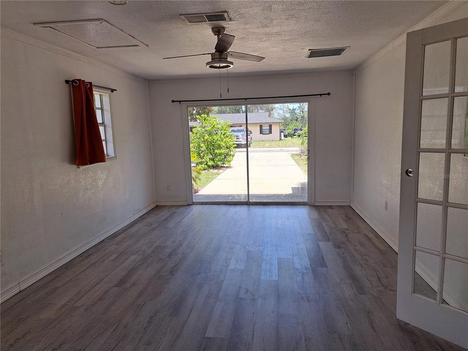 For Rent: $2,250 (3 beds, 2 baths, 1593 Square Feet)