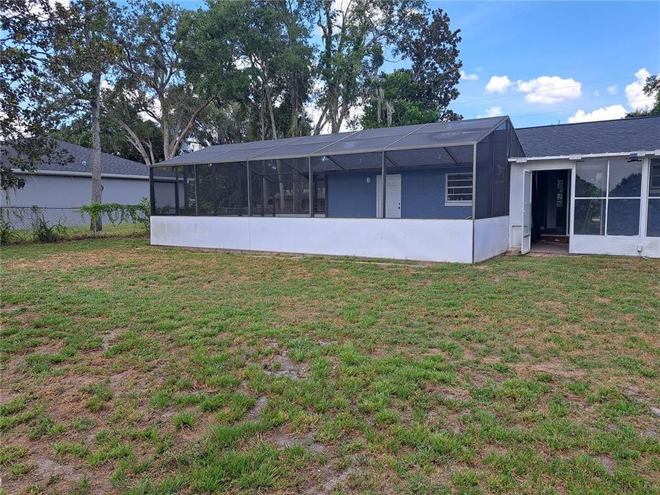 For Rent: $2,250 (3 beds, 2 baths, 1593 Square Feet)