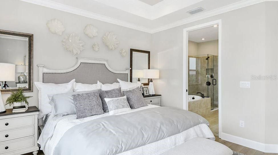 合同活跃: $475,000 (4 贝兹, 2 浴室, 2197 平方英尺)