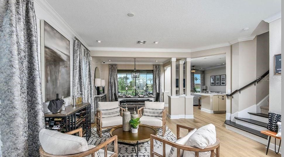 合同活跃: $475,000 (4 贝兹, 2 浴室, 2197 平方英尺)