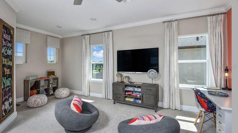 合同活跃: $475,000 (4 贝兹, 2 浴室, 2197 平方英尺)