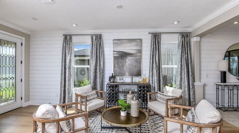 合同活跃: $475,000 (4 贝兹, 2 浴室, 2197 平方英尺)