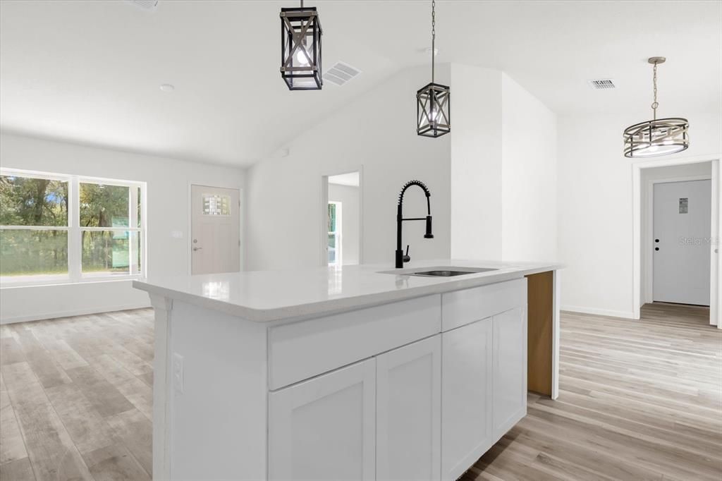 Active With Contract: $220,000 (3 beds, 2 baths, 1173 Square Feet)