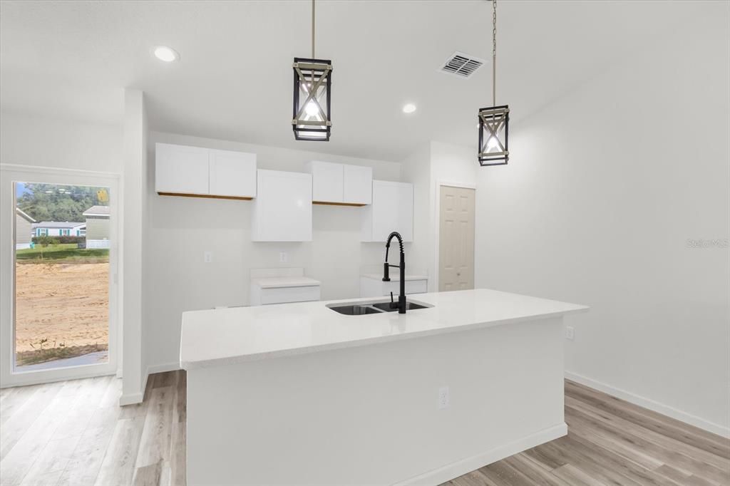 Active With Contract: $220,000 (3 beds, 2 baths, 1173 Square Feet)