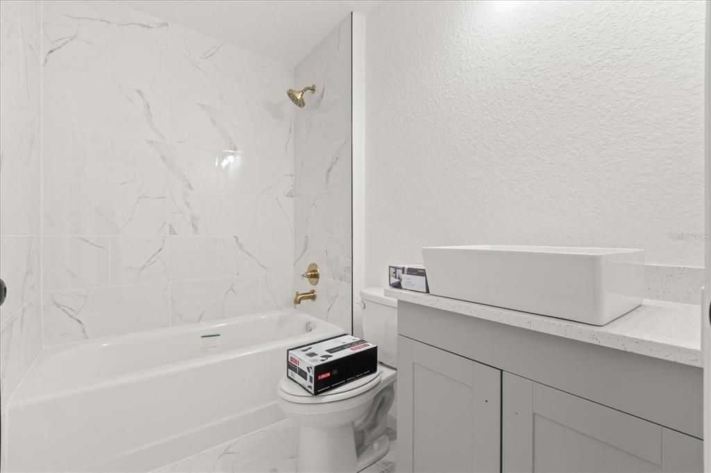 Active With Contract: $220,000 (3 beds, 2 baths, 1173 Square Feet)