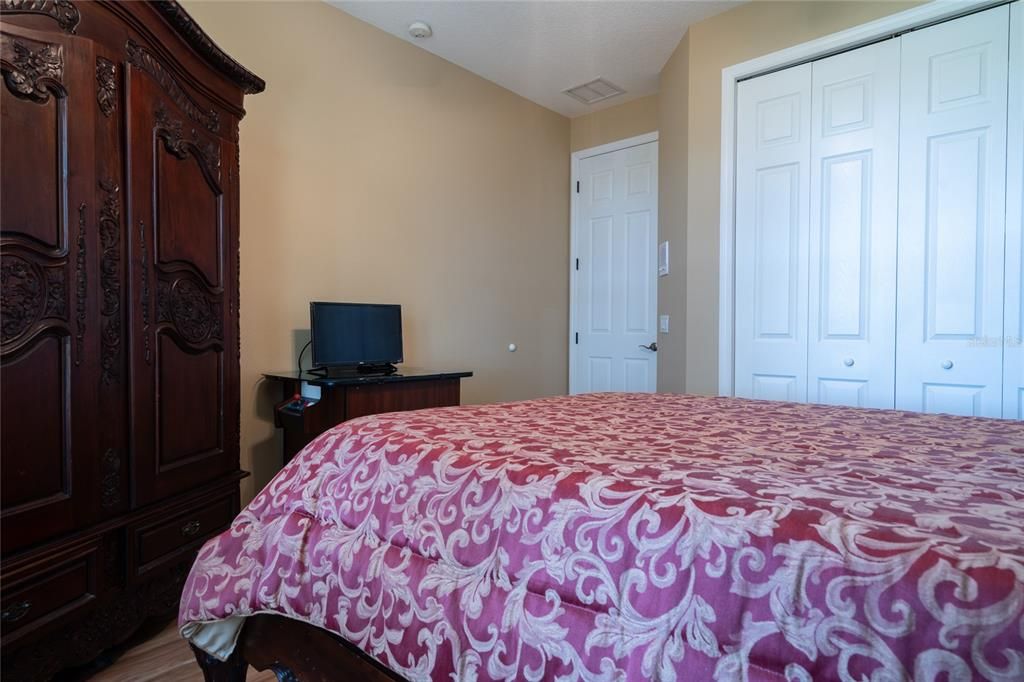 En Venta: $846,400 (4 camas, 3 baños, 2610 Pies cuadrados)