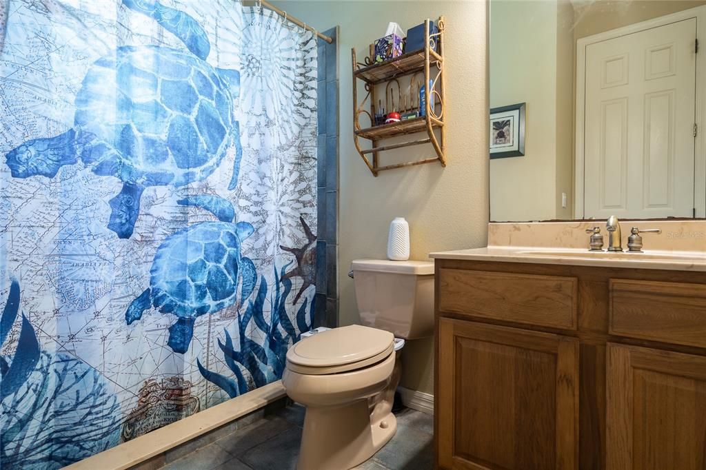 En Venta: $846,400 (4 camas, 3 baños, 2610 Pies cuadrados)