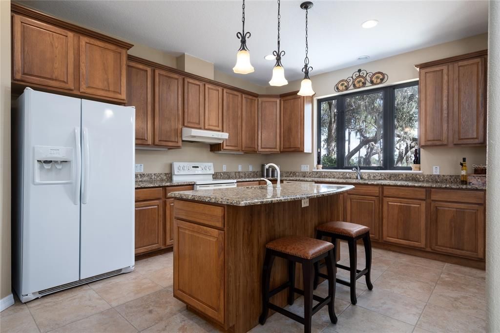 En Venta: $846,400 (4 camas, 3 baños, 2610 Pies cuadrados)