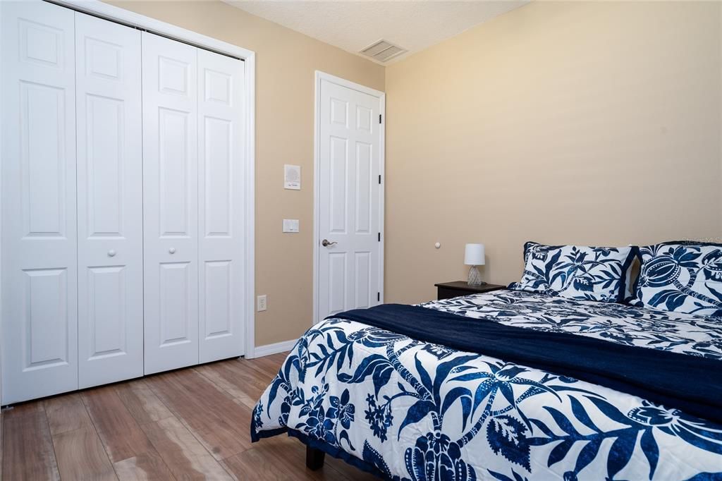 En Venta: $846,400 (4 camas, 3 baños, 2610 Pies cuadrados)