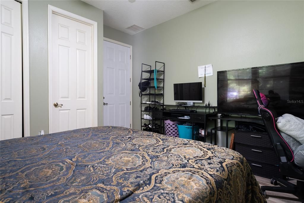 En Venta: $846,400 (4 camas, 3 baños, 2610 Pies cuadrados)