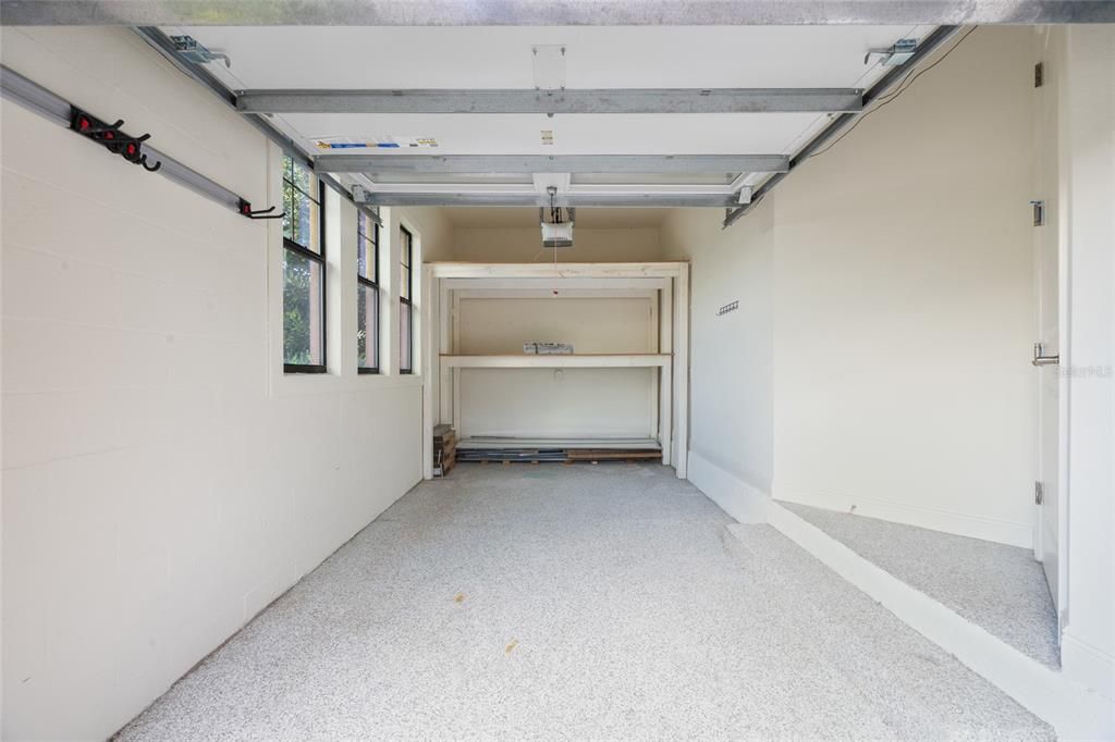 合同活跃: $874,900 (6 贝兹, 4 浴室, 4281 平方英尺)