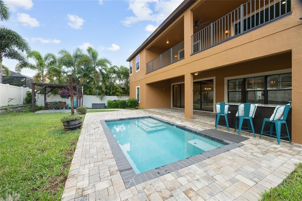 合同活跃: $874,900 (6 贝兹, 4 浴室, 4281 平方英尺)