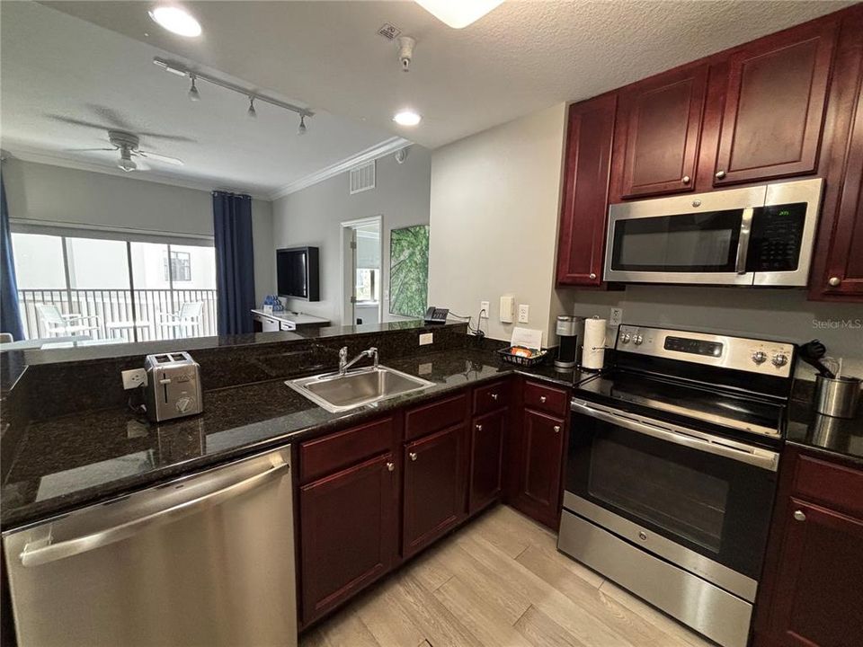 На продажу: $249,000 (2 спален, 2 ванн, 1265 Квадратных фут)