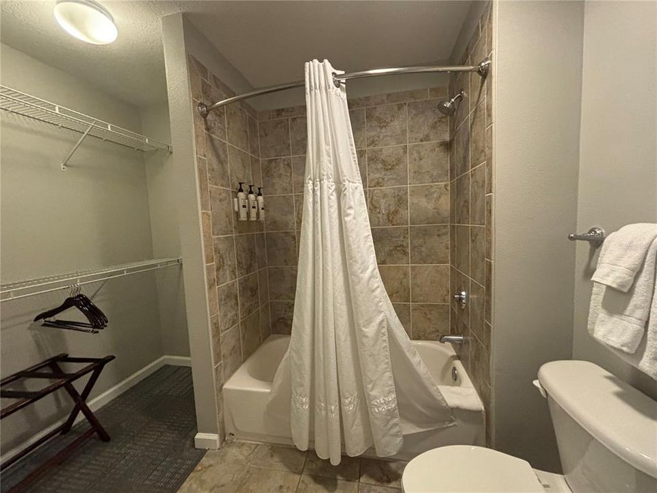 На продажу: $249,000 (2 спален, 2 ванн, 1265 Квадратных фут)