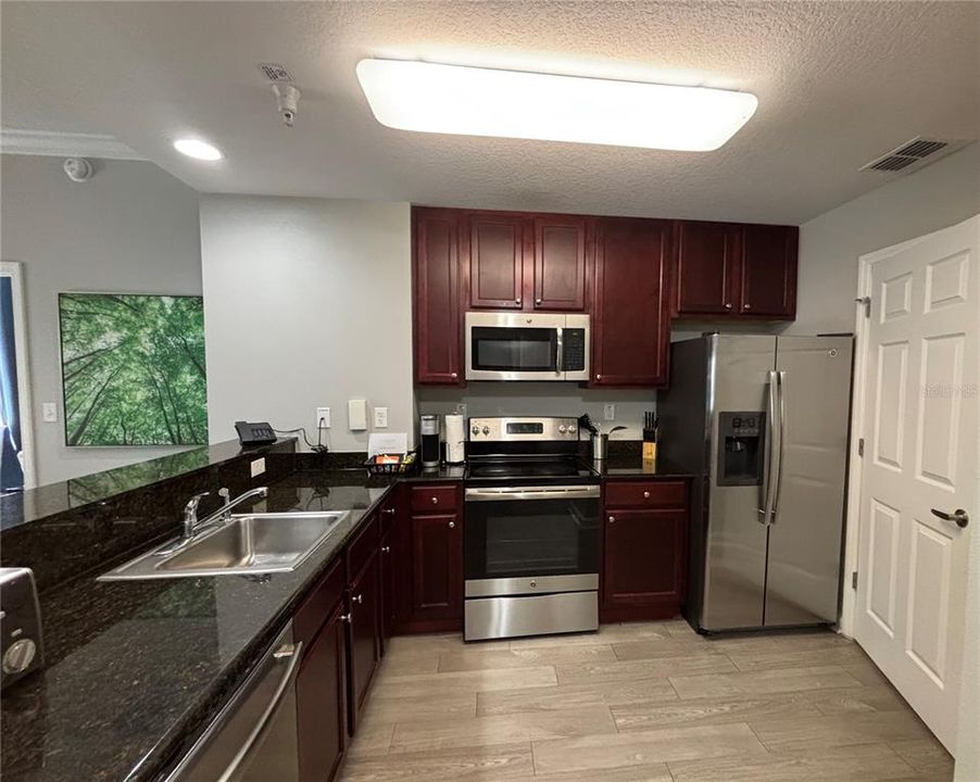 На продажу: $249,000 (2 спален, 2 ванн, 1265 Квадратных фут)