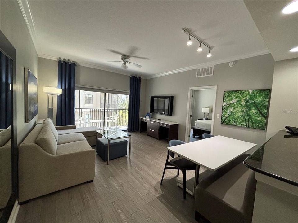 На продажу: $249,000 (2 спален, 2 ванн, 1265 Квадратных фут)