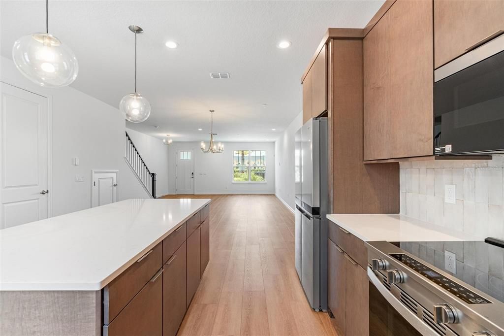 Под контрактом: $2,600 (3 спален, 2 ванн, 1760 Квадратных фут)