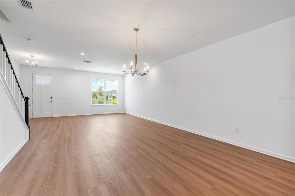 Под контрактом: $2,600 (3 спален, 2 ванн, 1760 Квадратных фут)