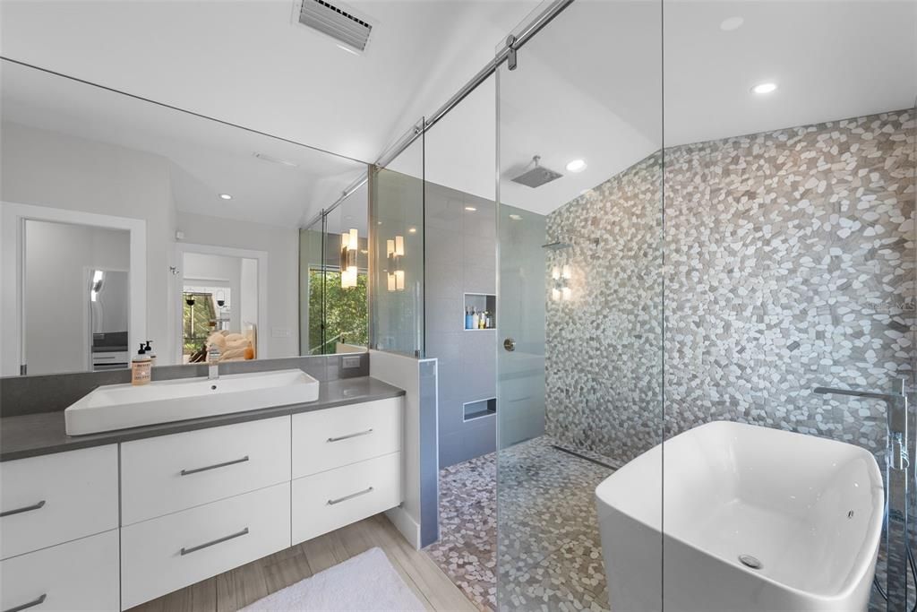 For Rent: $11,000 (4 beds, 2 baths, 1783 Square Feet)