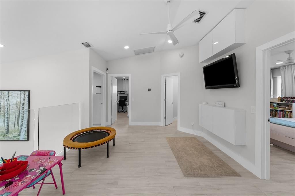 For Rent: $11,000 (4 beds, 2 baths, 1783 Square Feet)