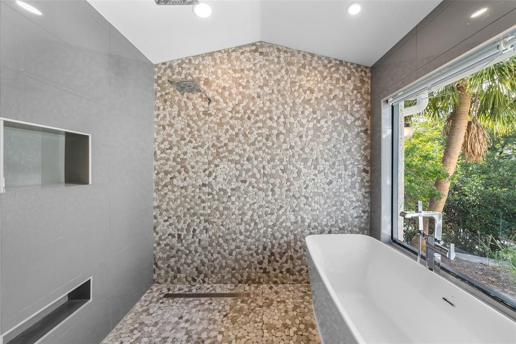 For Rent: $11,000 (4 beds, 2 baths, 1783 Square Feet)