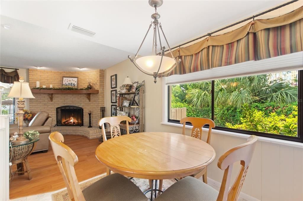 待售: $775,000 (4 贝兹, 2 浴室, 2710 平方英尺)