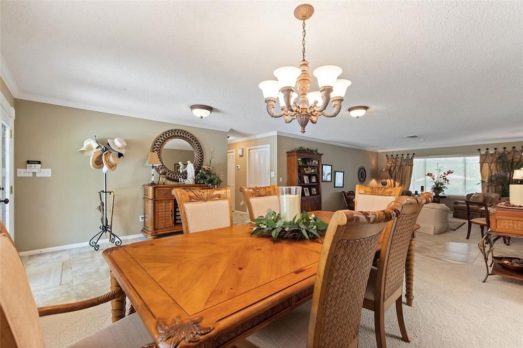 待售: $775,000 (4 贝兹, 2 浴室, 2710 平方英尺)