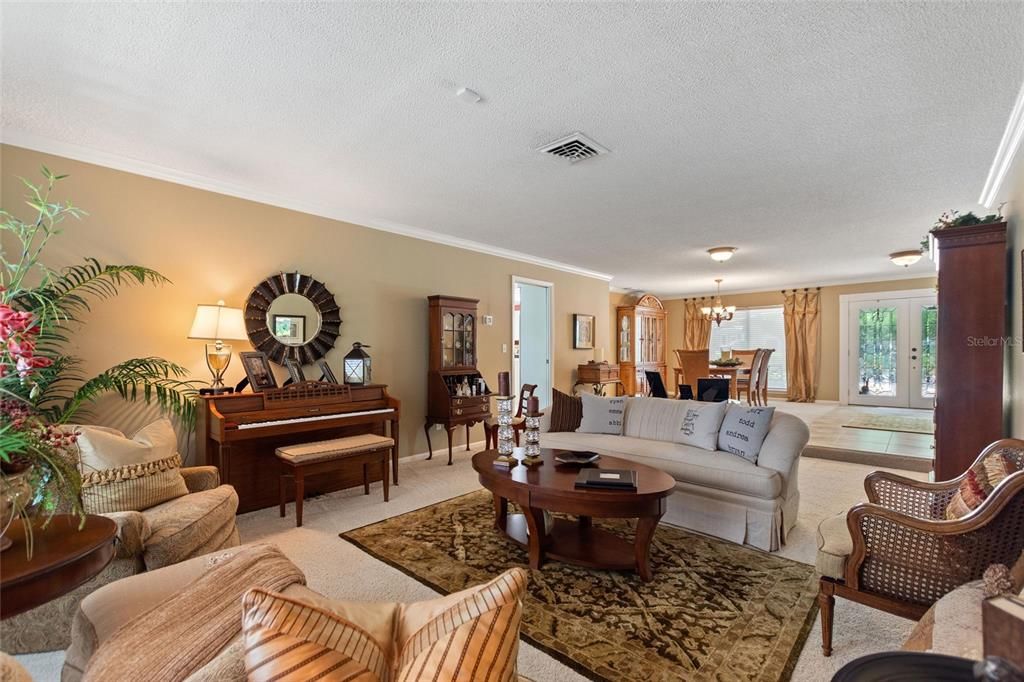 待售: $775,000 (4 贝兹, 2 浴室, 2710 平方英尺)