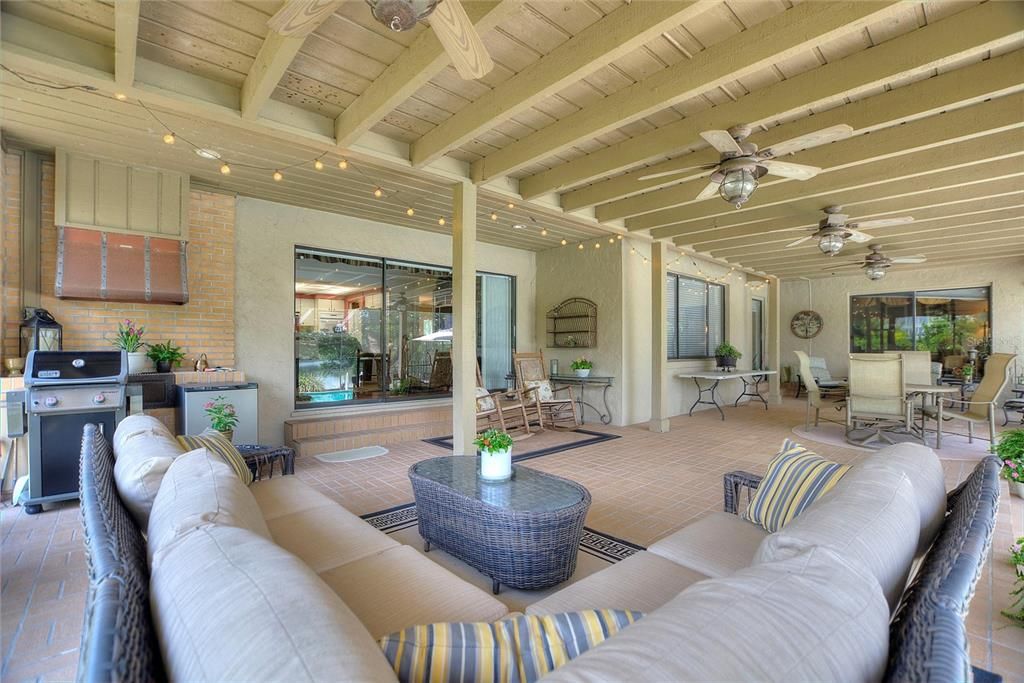 待售: $775,000 (4 贝兹, 2 浴室, 2710 平方英尺)