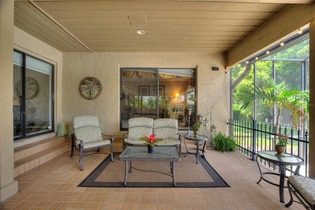 待售: $775,000 (4 贝兹, 2 浴室, 2710 平方英尺)