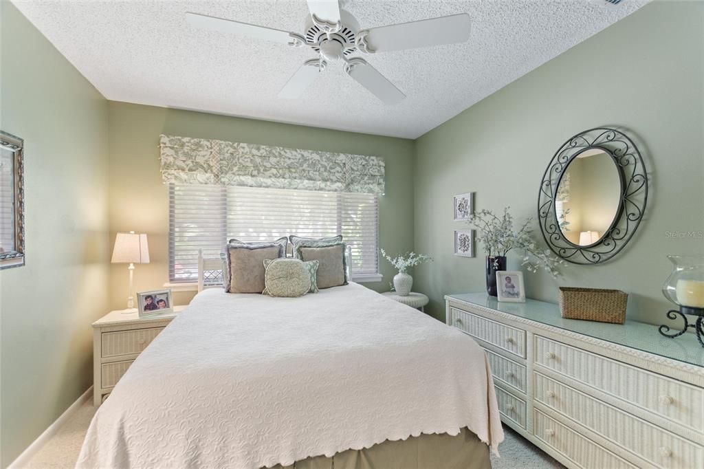 待售: $775,000 (4 贝兹, 2 浴室, 2710 平方英尺)