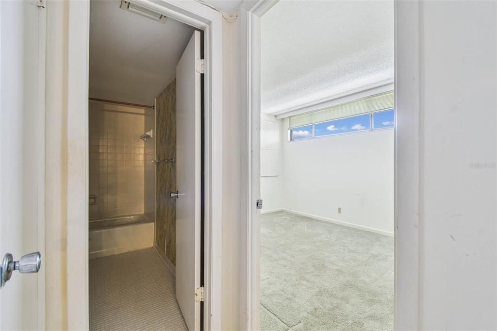 Activo con contrato: $130,000 (2 camas, 2 baños, 1050 Pies cuadrados)