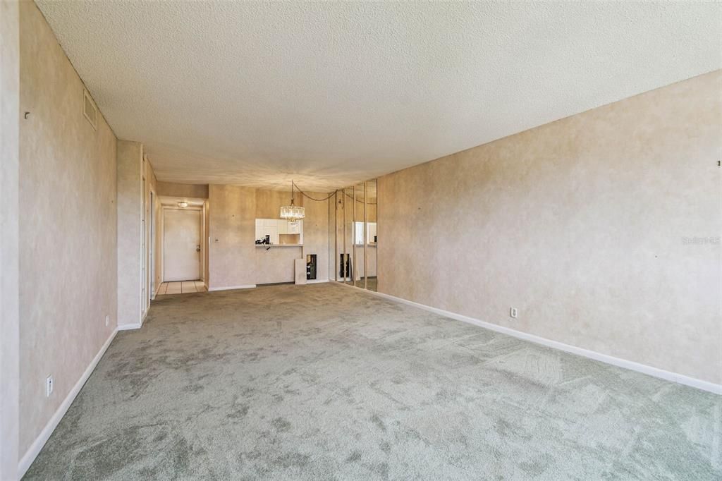 Activo con contrato: $130,000 (2 camas, 2 baños, 1050 Pies cuadrados)