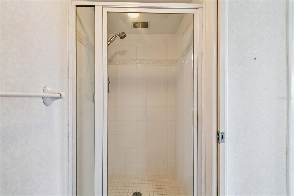 Activo con contrato: $130,000 (2 camas, 2 baños, 1050 Pies cuadrados)