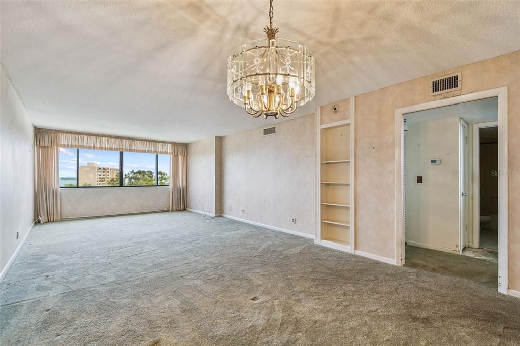 Activo con contrato: $130,000 (2 camas, 2 baños, 1050 Pies cuadrados)