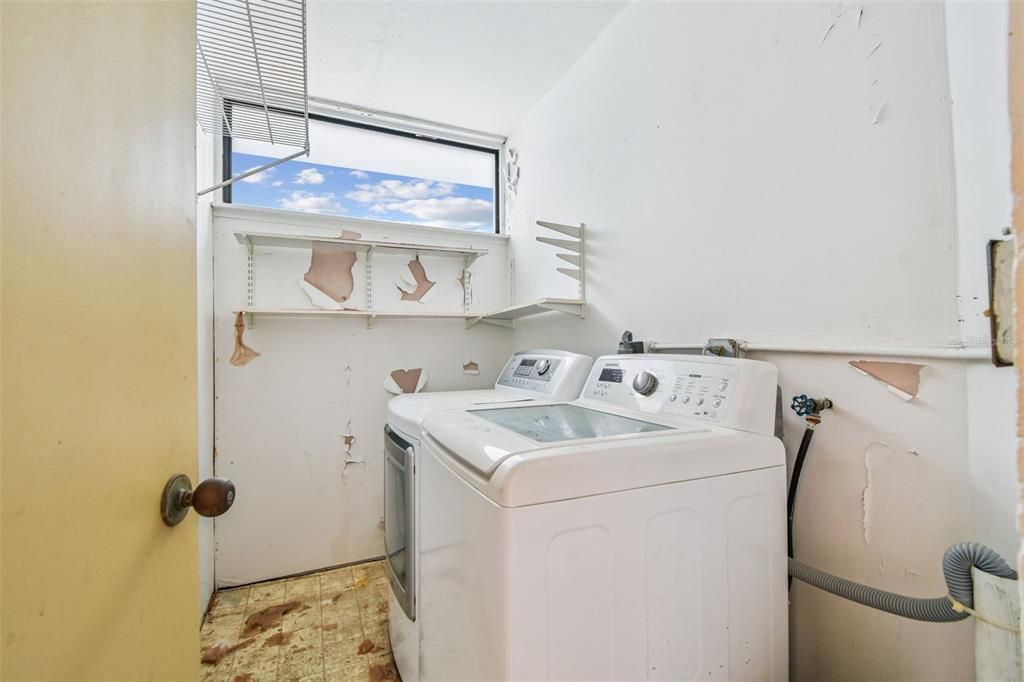 Activo con contrato: $130,000 (2 camas, 2 baños, 1050 Pies cuadrados)