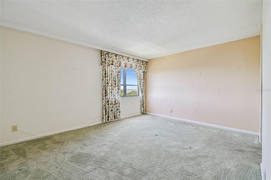 Activo con contrato: $130,000 (2 camas, 2 baños, 1050 Pies cuadrados)