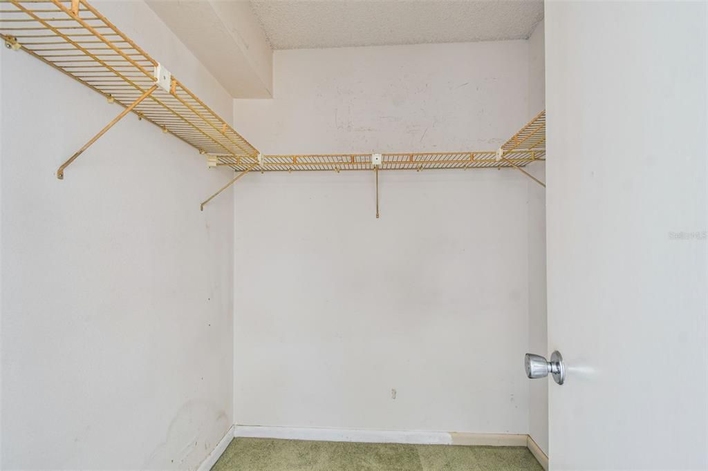 Activo con contrato: $130,000 (2 camas, 2 baños, 1050 Pies cuadrados)