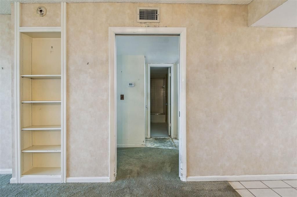 Activo con contrato: $130,000 (2 camas, 2 baños, 1050 Pies cuadrados)