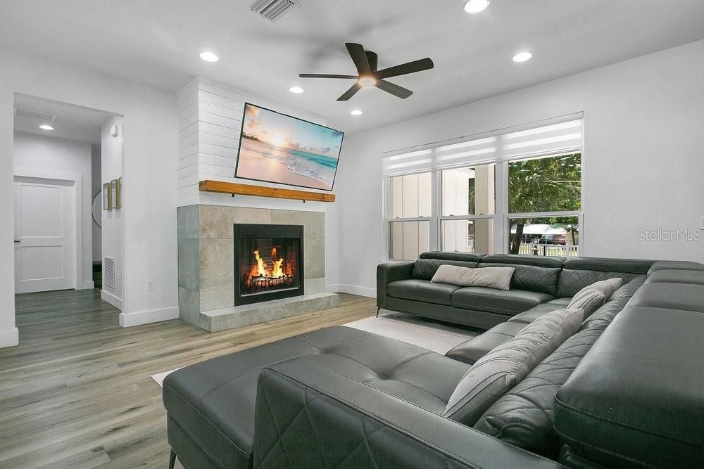 Active With Contract: $665,000 (4 beds, 2 baths, 2348 Square Feet)