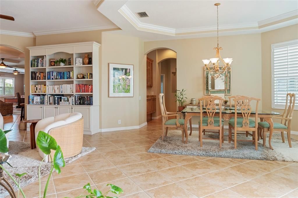 Activo con contrato: $625,000 (4 camas, 3 baños, 2889 Pies cuadrados)