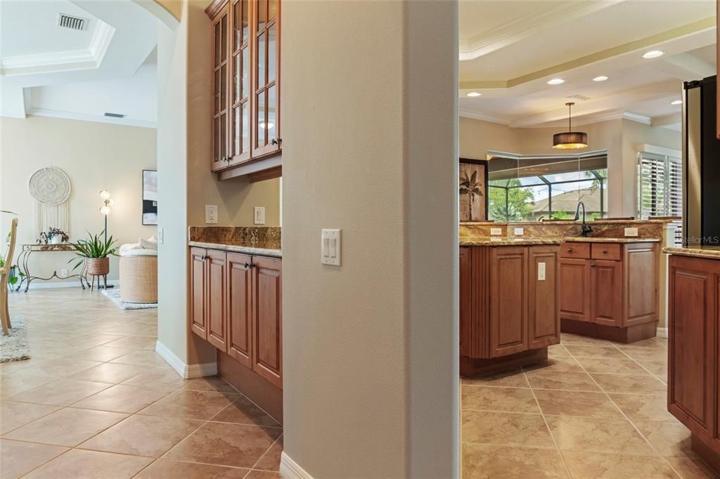 Activo con contrato: $625,000 (4 camas, 3 baños, 2889 Pies cuadrados)