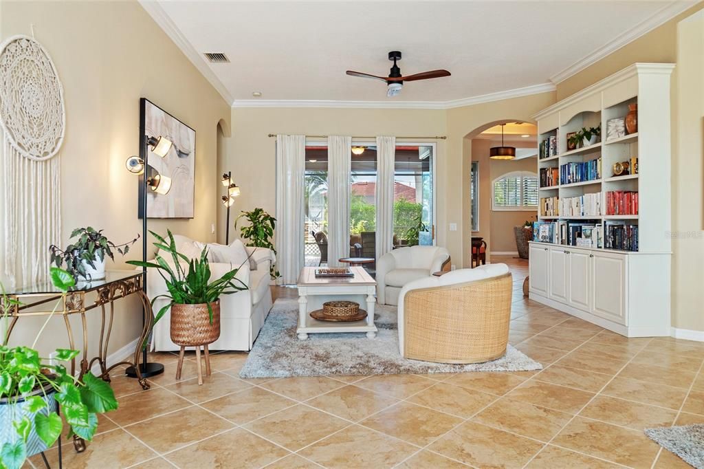 Activo con contrato: $625,000 (4 camas, 3 baños, 2889 Pies cuadrados)