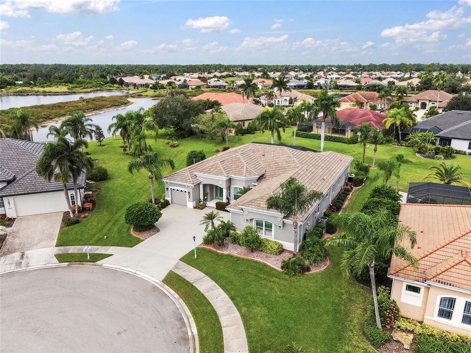 Activo con contrato: $625,000 (4 camas, 3 baños, 2889 Pies cuadrados)