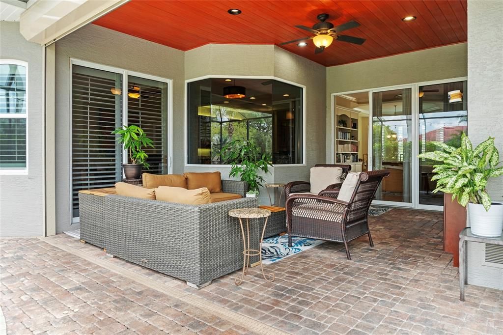 Activo con contrato: $625,000 (4 camas, 3 baños, 2889 Pies cuadrados)