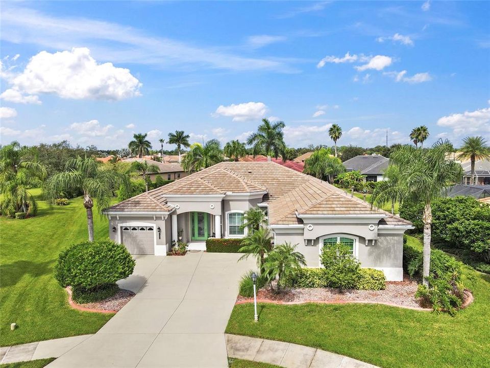 Activo con contrato: $625,000 (4 camas, 3 baños, 2889 Pies cuadrados)