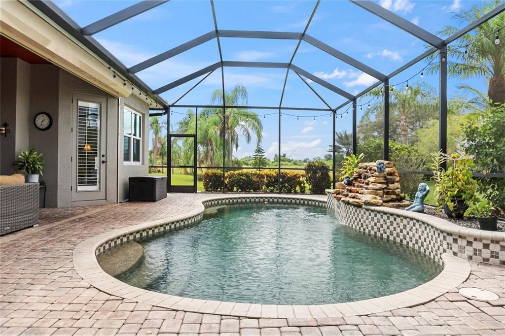 Activo con contrato: $625,000 (4 camas, 3 baños, 2889 Pies cuadrados)